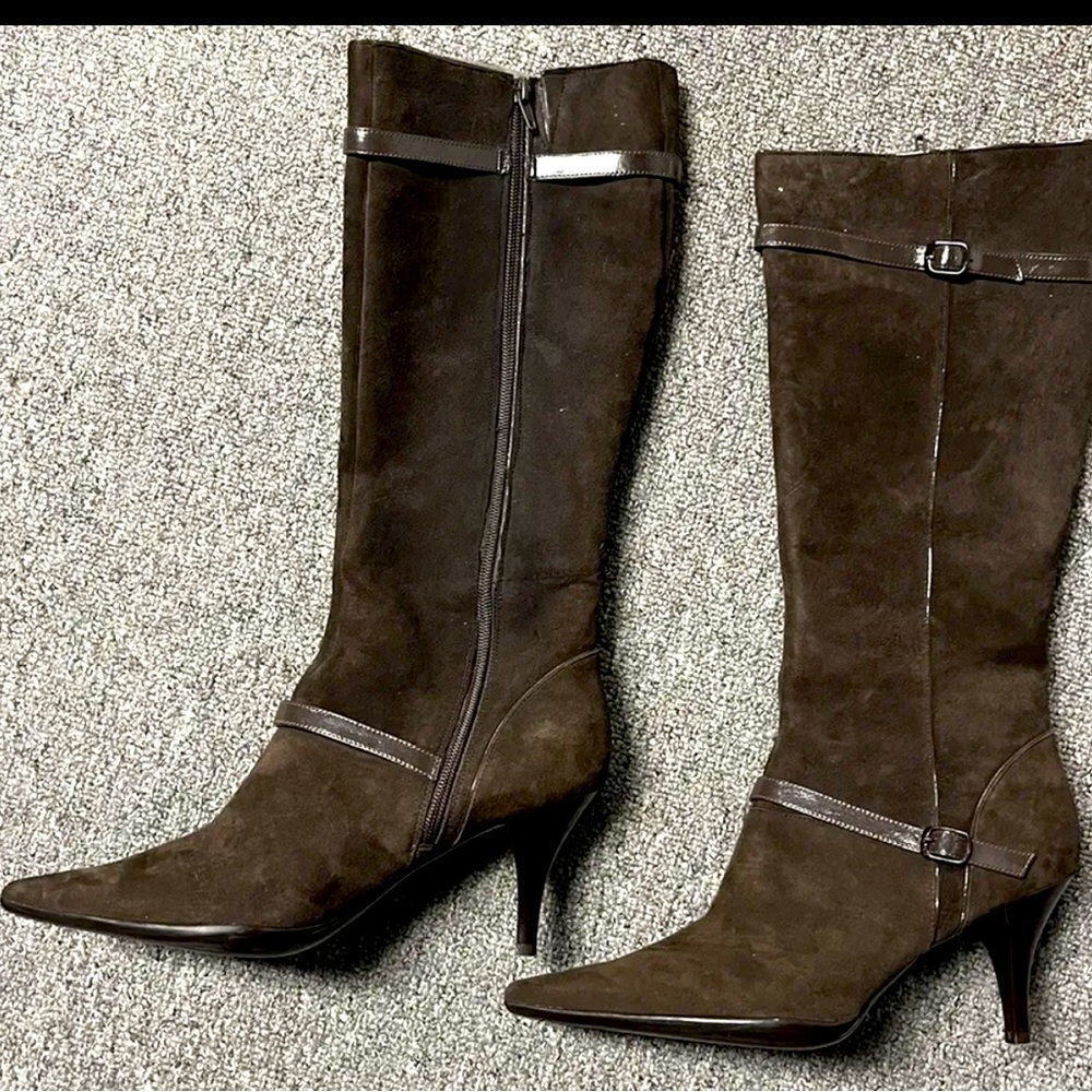 BRAND NEW WITH BOX KENNETH COLE REACTION BOOTS SUEDE BROWN HEART BEAT SIZE 9.5